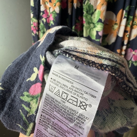 Old Navy Floral Navy Dress size M - Picture 5 of 6